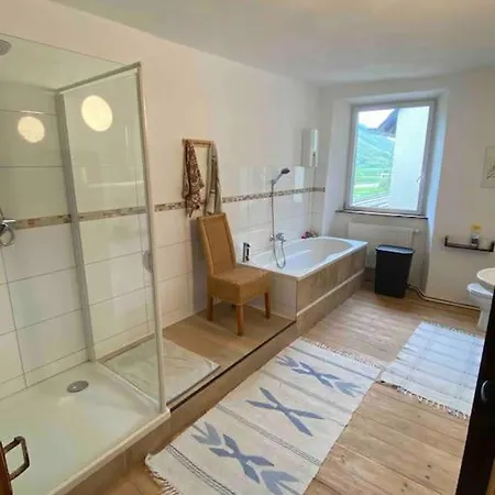 Helles, Gemuetliches Haus Mit Moselblick Hébergement de vacances Müden