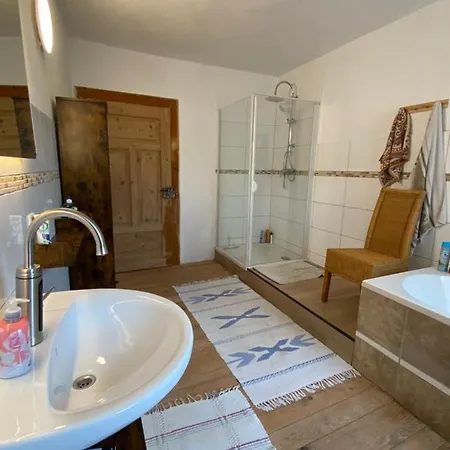 Helles, Gemuetliches Haus Mit Moselblick Hébergement de vacances Müden