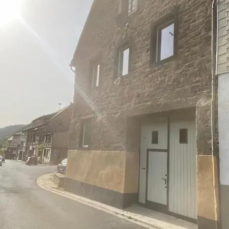 Helles, Gemuetliches Haus Mit Moselblick Holiday home Mueden