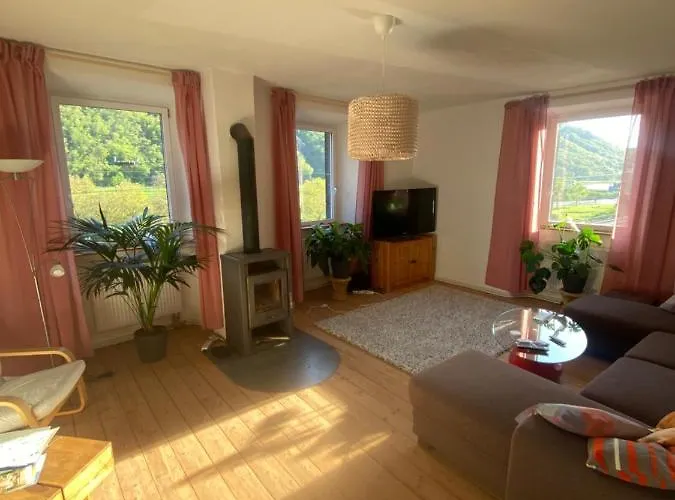 Casa de Férias Helles, Gemuetliches Haus Mit Moselblick